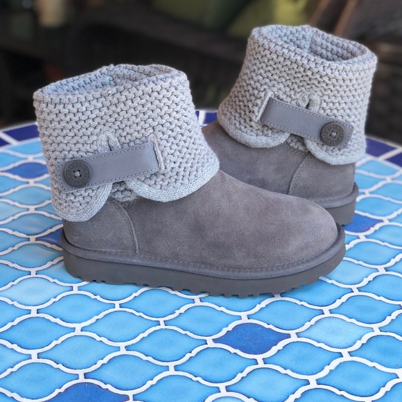 Ugg Knit Boots - Picture 2 of 8